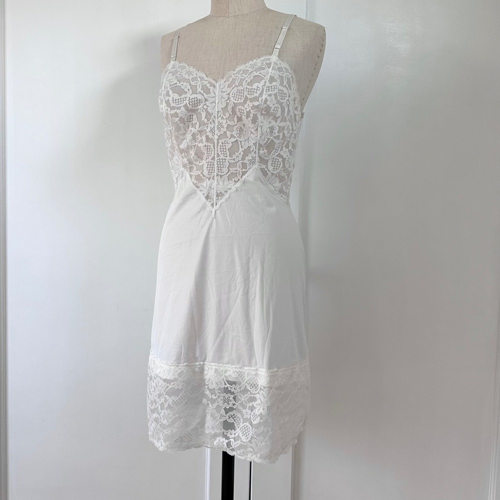 Vintage 1960s Vanity Fair Nightgown White Lace Bridal Slip Dress Size 34 M